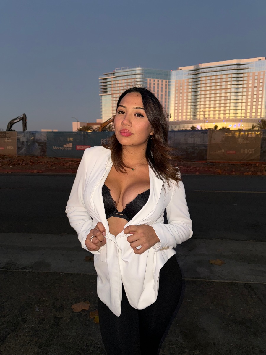 Take a pause and enjoy Ali Cruz — streaming from Luxembourg