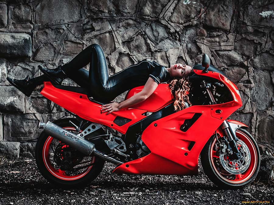 Beautiful girl Beautiful girls and motorcycles in Luxembourg