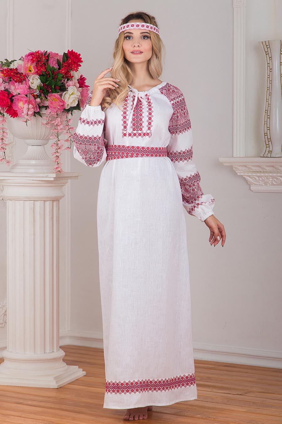 Women in Slavic costumes in Luxembourg