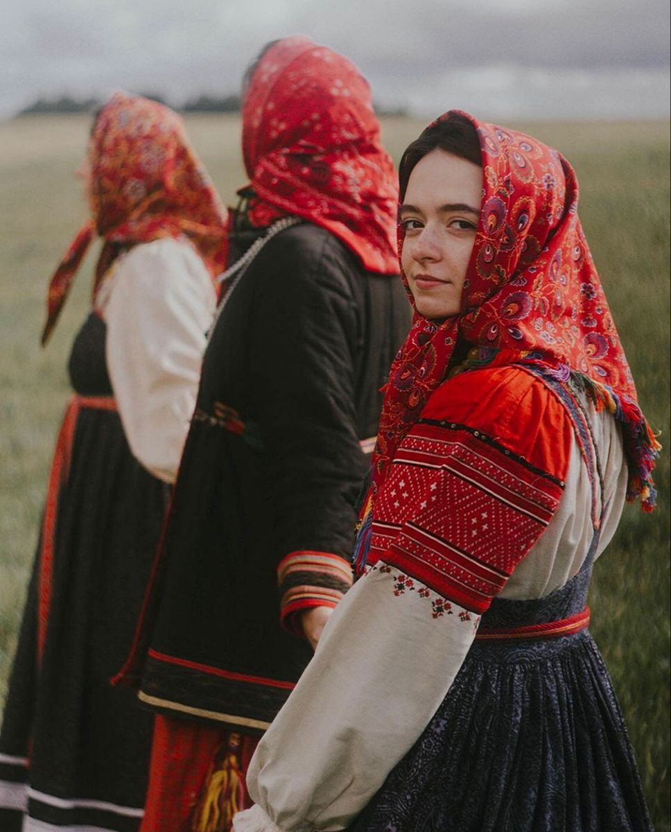 Women in Slavic costumes in Luxembourg