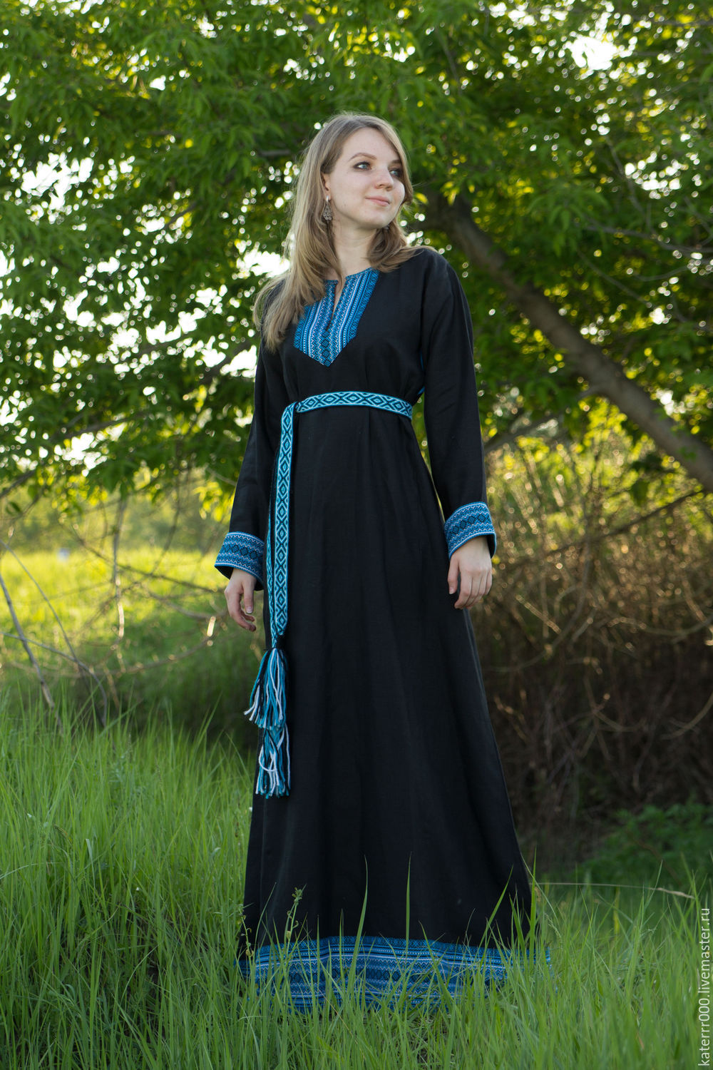 Women in Slavic costumes in Luxembourg